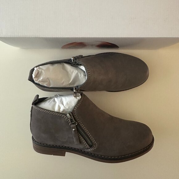 Hush Puppies booties - NIB - Picture 1 of 5